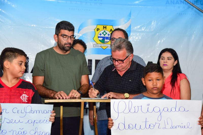 Assinatura de Ordem de Serviço para Obras de Saneamento Básico das ruas União, Jardim dos Esportes, passagem Santo Antônio e Vila Jackson no bairro do Icuí