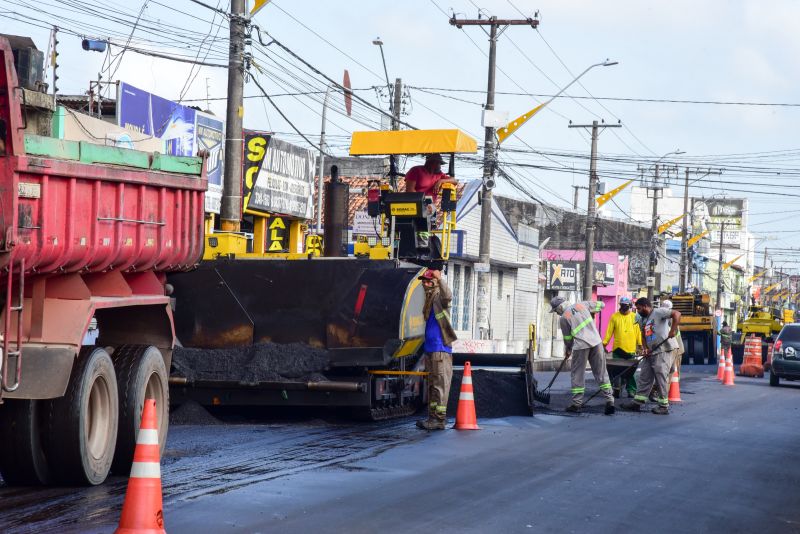 Asfaltamento da avenida Nonato Sanova na Cidade Nova