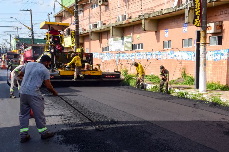 Asfaltamento da avenida Nonato Sanova na Cidade Nova