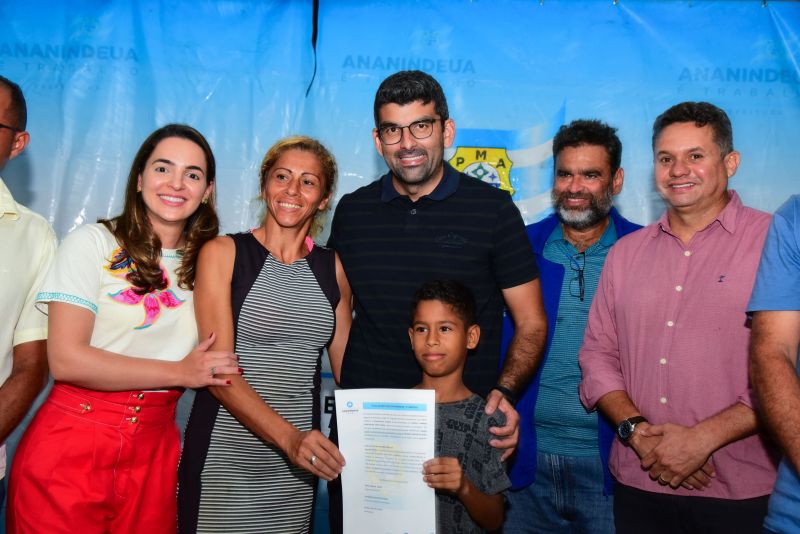 Entrega de 502 Títulos de Propriedade de Terra na Comunidade Santa Maria - Rua Jader Barbalho com rua Castanheira no Curuçambá