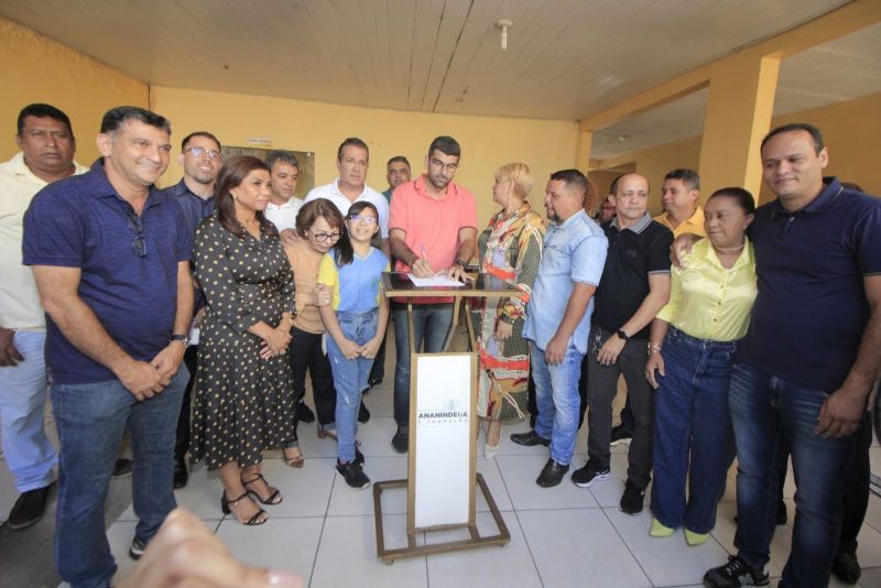 Assinatura da Ordem de Serviço para Reforma da EMEF Maria Creuza de Souza no bairro do Coqueiro