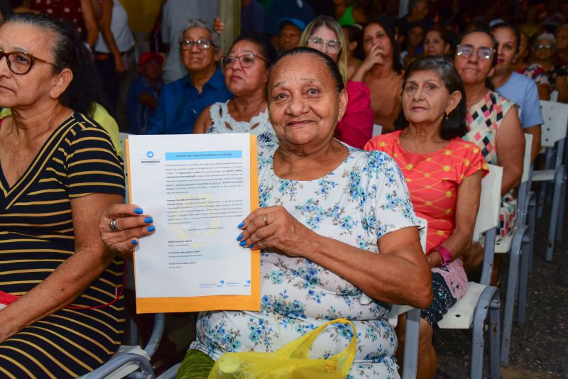 Entrega de 382 Títulos de Propriedade na Comunidade Novo Horizonte no bairro Centro