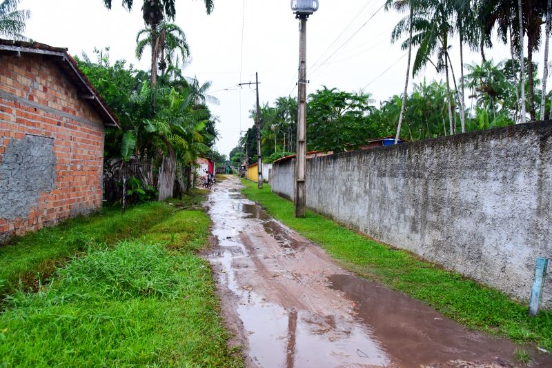 Assinatura de Ordem de Serviço para Obras de Drenagem e Pavimentação Asfáltica na Comunidade do Vasquinho no bairro co Curuçambá