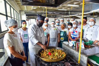 galeria: Aula prática em laboratório do Curso de Manipulação de Alimentos, Unama BR