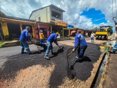 galeria: Tapa buraco, a rua Jovelino Carneiro, no bairro Icuí