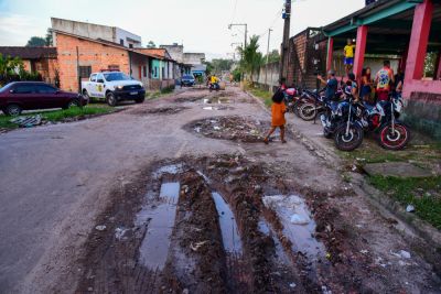 galeria: Assinatura da O.S para Saneamento Básico, Iluminação Pública e Sinalização da rua Mauro Chermont e das passagens Corina Antunes, Dom Félix e Lucival Barbalho - Águas Brancas