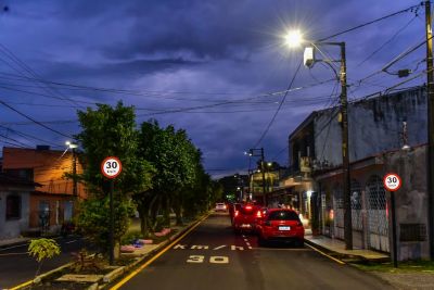 notícia: Conjunto Abelardo Conduru recebe serviços de recuperação das ruas, sinalização viária e iluminação pública em LED.