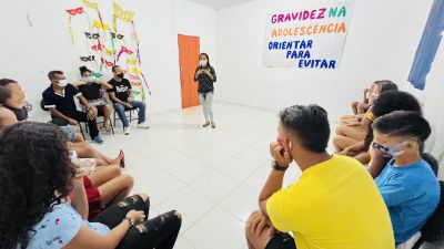 notícia: Gravidez precoce é tema de debate entre adolescentes em Ananindeua