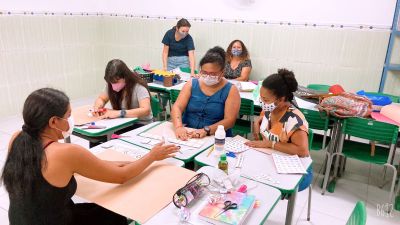 notícia: Professores da EMEF Amélia Reis participam de Formação Continuada de jogos educativos 