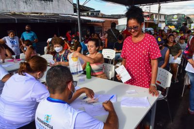 notícia: Prefeitura em Movimento leva serviços à moradores de Ananindeua