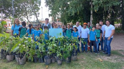 notícia: Prefeitura promove ação para preservação ambiental no Dia da Árvore 