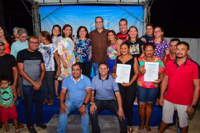 notícia: Moradores recebem títulos de propriedade no Curuçambá