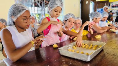 notícia: Muita alegria e diversão na Oficina de Culinária para crianças em Ananindeua