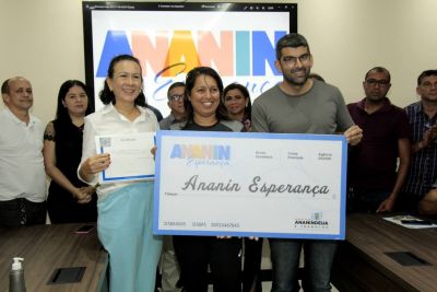 notícia: Microempreendedores de Ananindeua recebem benefícios da Prefeitura