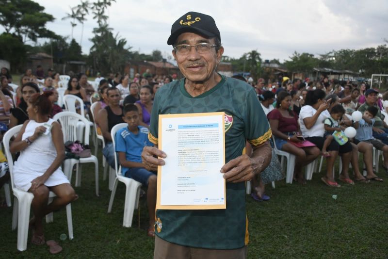 Entrega de Títulos de Propriedade na comunidade Jardim Nova Vida