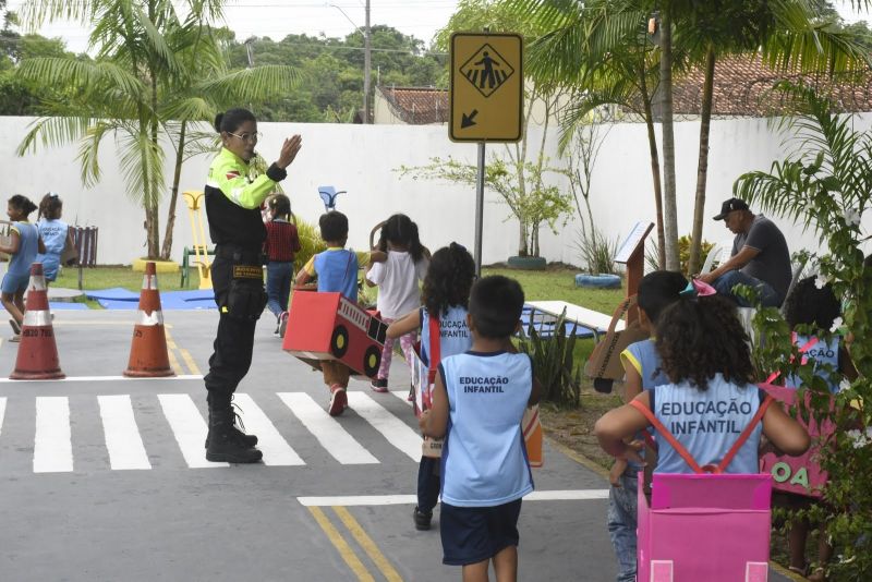 Educação de Trânsito na CMREI Profª Ana Lucia no Conjunto Júlia Seffer