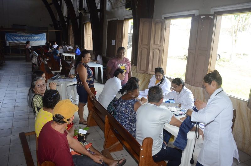 Prefeitura em Movimento na Igreja Tranfiguração do Senhor no Curuçambá