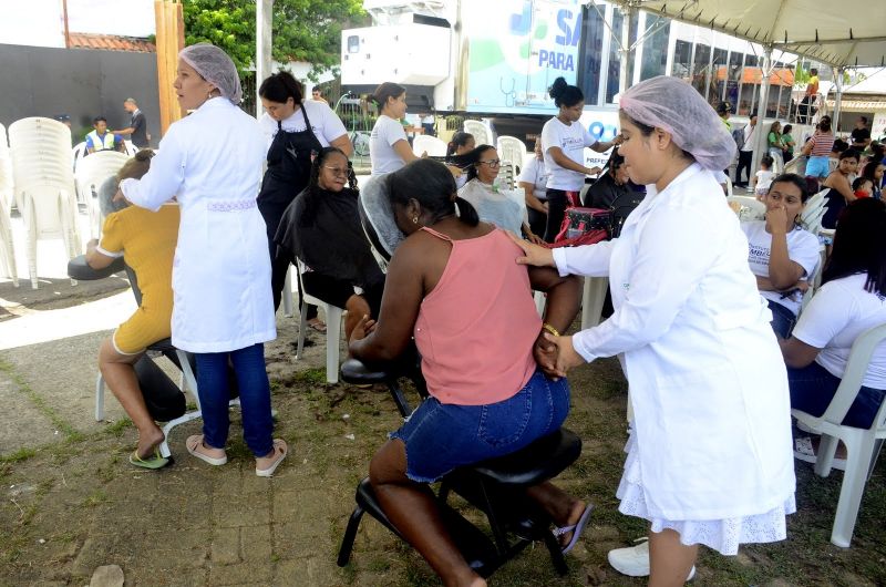 Prefeitura em Movimento na Igreja Tranfiguração do Senhor no Curuçambá