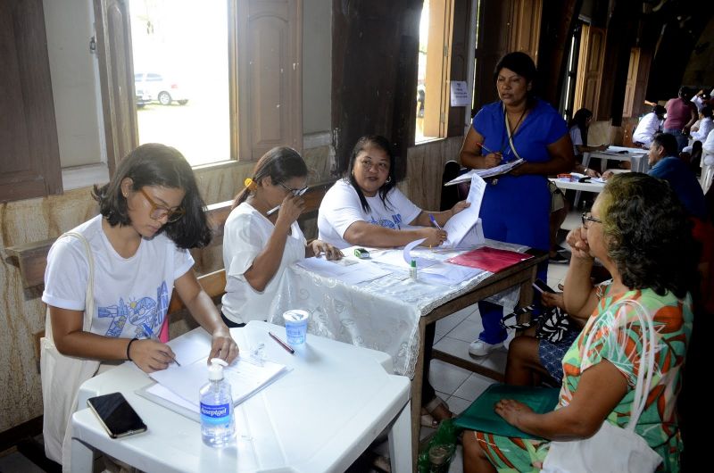 Prefeitura em Movimento na Igreja Tranfiguração do Senhor no Curuçambá