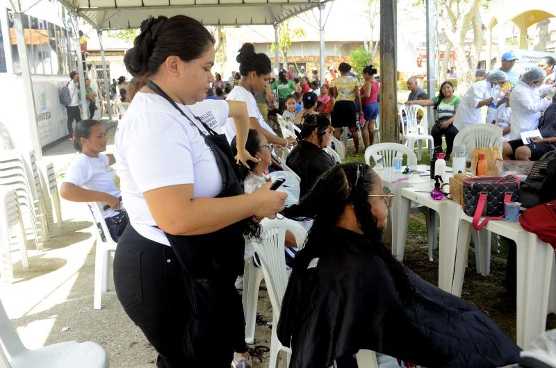 Prefeitura em Movimento na Igreja Tranfiguração do Senhor no Curuçambá