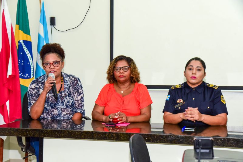 Palestra sobre violência racial e intolerância religiosa no Auditorio da OAB Ananindeua