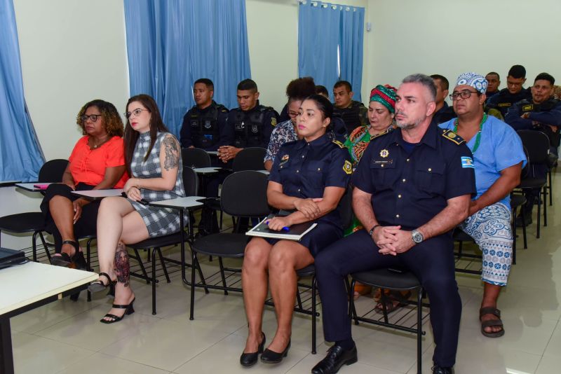 Palestra sobre violência racial e intolerância religiosa no Auditorio da OAB Ananindeua