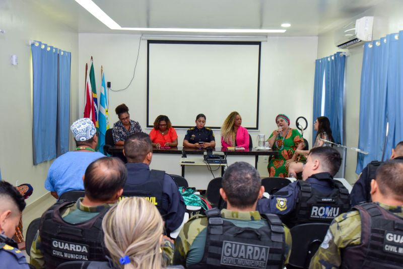 Palestra sobre violência racial e intolerância religiosa no Auditorio da OAB Ananindeua