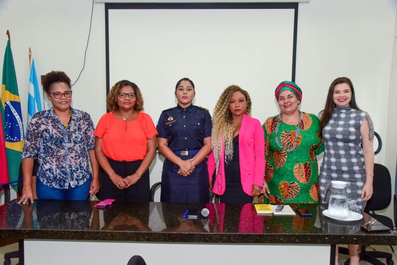 Palestra sobre violência racial e intolerância religiosa no Auditorio da OAB Ananindeua