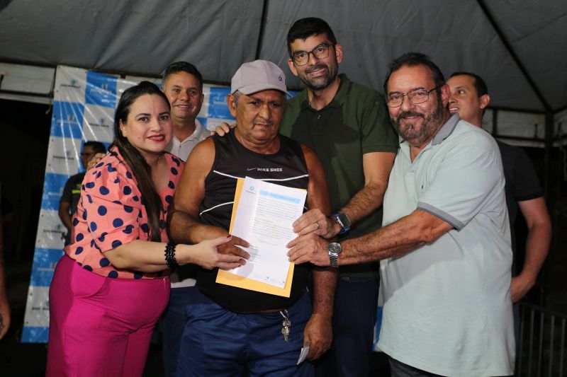 Entrega de Títulos de Propriedade na comunidade Park no bairro Icuí