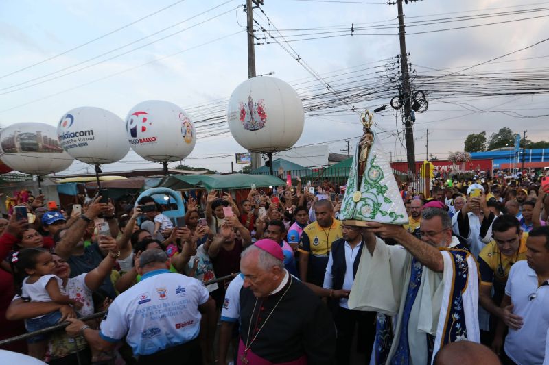 Chegada do traslado da Imagem Peregrina de Nossa Senhora de Nazaré na Igreja Matriz de Ananindeua