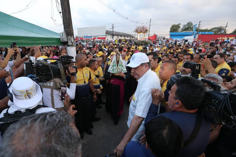 Chegada do traslado da Imagem Peregrina de Nossa Senhora de Nazaré na Igreja Matriz de Ananindeua