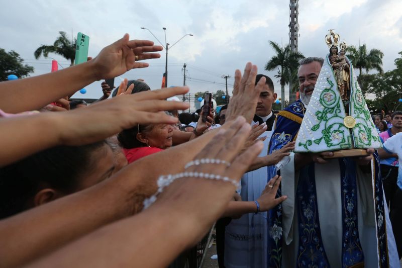 Chegada do traslado da Imagem Peregrina de Nossa Senhora de Nazaré na Igreja Matriz de Ananindeua