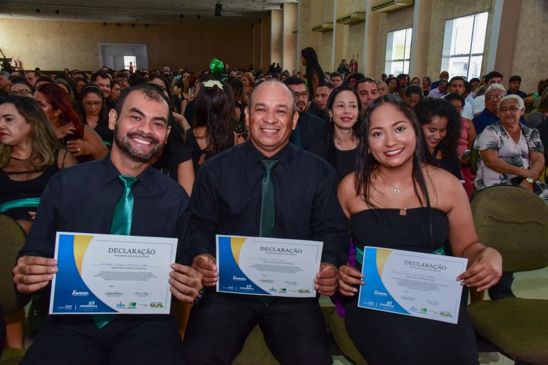 Entrega de Certificados do curso saúde com agente, para profissionais da área da Saúde. ( Asc / Ace )