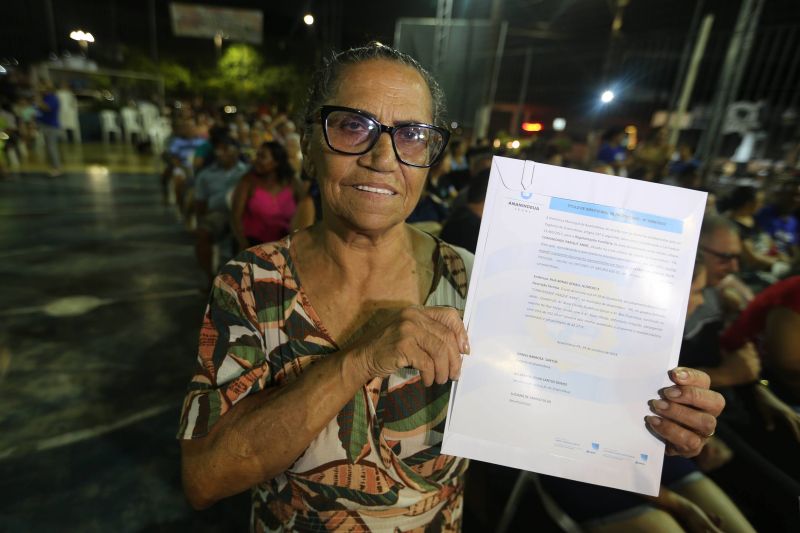 Entrega títulos de propriedade na comunidade park Anne no conjunto Júlia Seffer