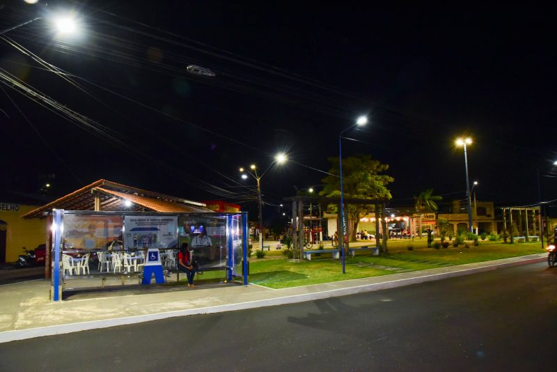 Praça Renascer na avenida 3 Corações na Cidade Nova