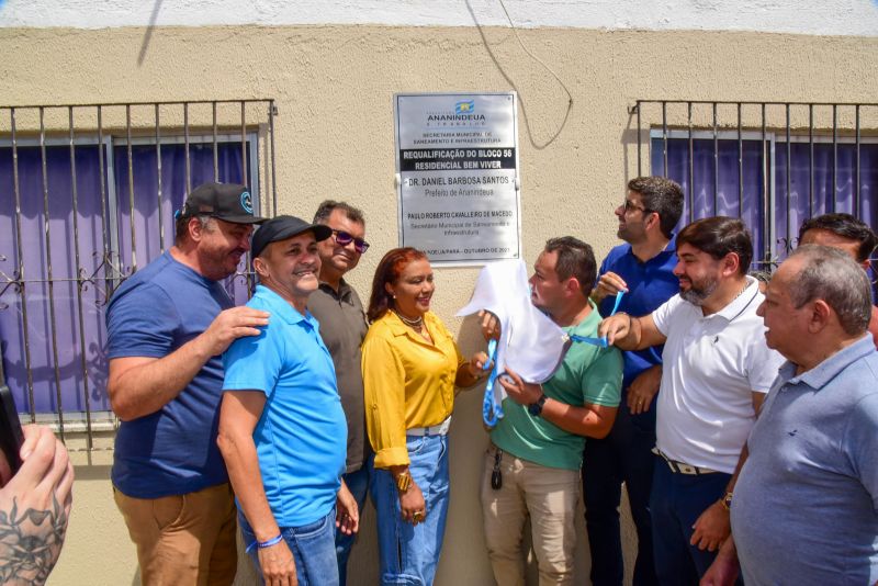 Ato de entrega de requalificação predial do bloco 56 do residencial Bem Viver no bairro Aurá