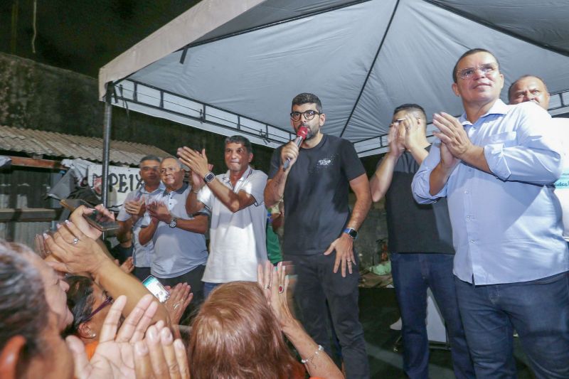 Assinatura de ordem de serviço das ruas Da Paz, João Figueiredo e São Benedito no bairro Águas Lindas