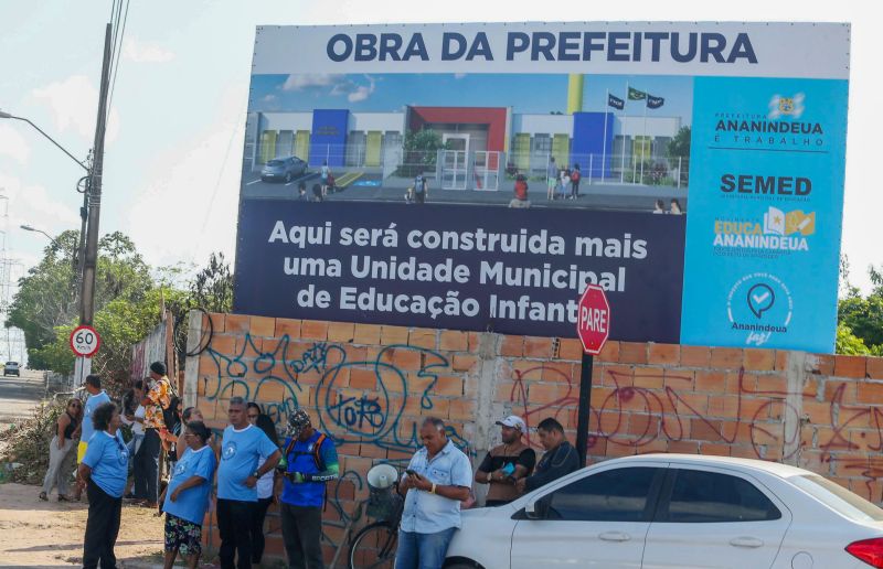 Ato de entrega de terreno para construção de Unidade Infantil na Comunidade 28 de Agosto