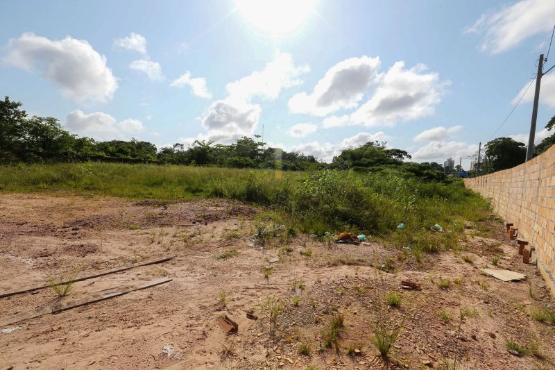 Ato de entrega de terreno para construção de Unidade Infantil na Comunidade 28 de Agosto