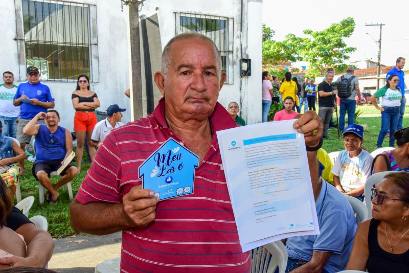 Entrega de Títulos de Propriedade na Comunidade Floresta Parque, através do Programa Ananindeua Legal no bairro Centro