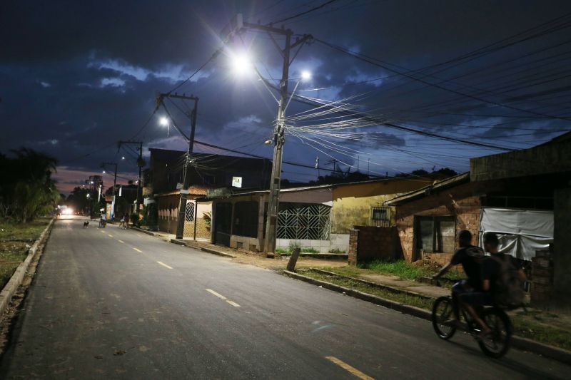 Inauguração asfáltica das ruas Minas Gerais, Sergipe e Curitiba no bairro de Águas Lindas