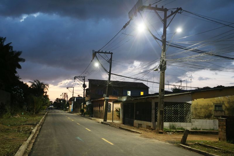 Inauguração asfáltica das ruas Minas Gerais, Sergipe e Curitiba no bairro de Águas Lindas