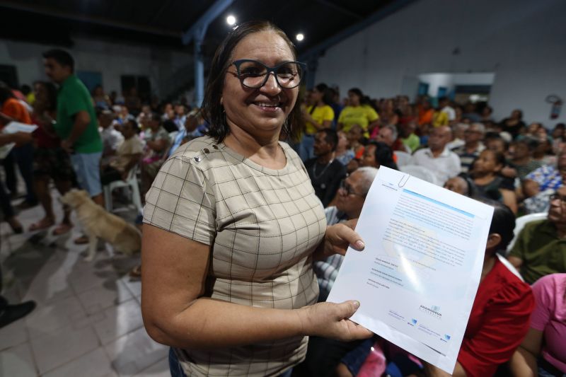 Entrega de Títulos de Propriedade na comunidade São Judas Tadeu no bairro de Águas Lindas