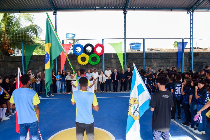 Entrega da quadra coberta da escola Cândida Santos de Souza e abertura dos jogos no Distrito Industrial