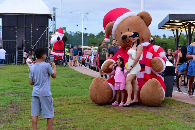 Espetáculo Natalino e Natal de Amor na Orla de Ananindeua