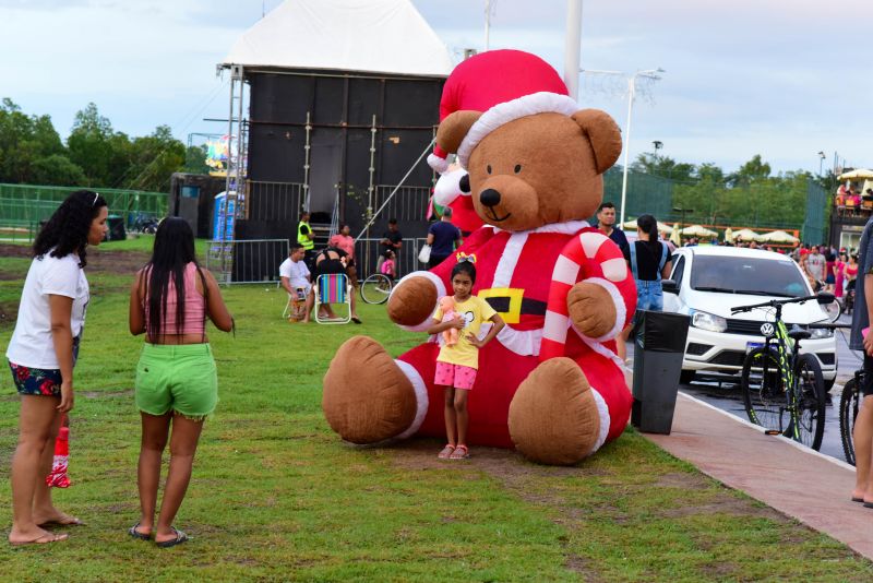 Espetáculo Natalino e Natal de Amor na Orla de Ananindeua