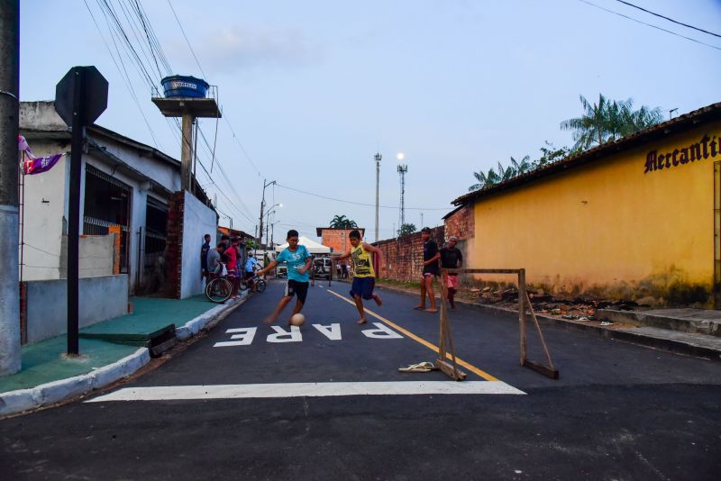 Inauguração das ruas da comunidade Vitória Régia no bairro Distrito Industrial