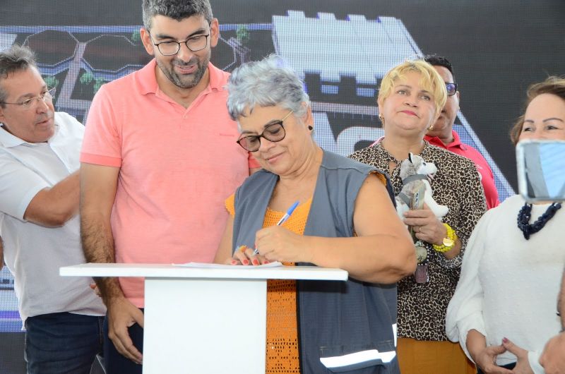 Assinatura de ordem serviço para construção 1ª Escola do Município que funcionará em tempo Integral EMEF Parque Eco Escola