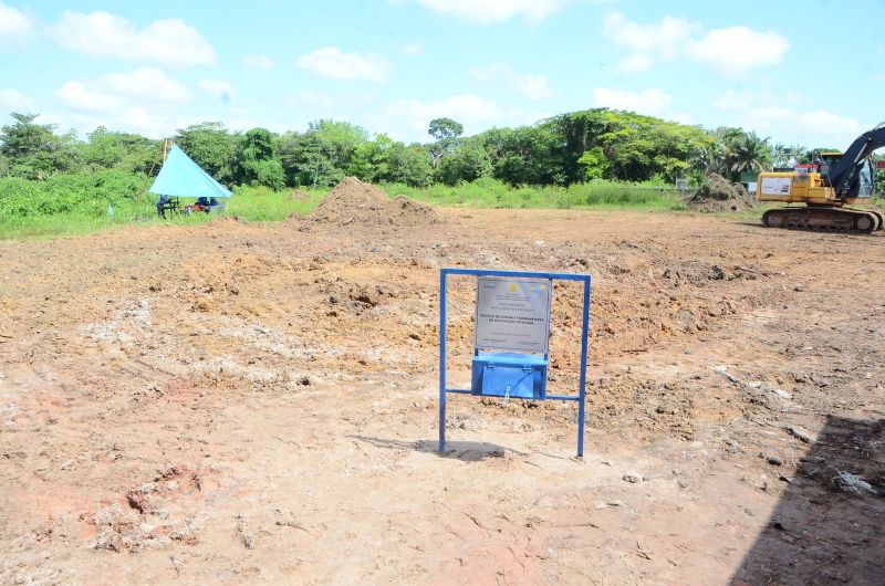 Assinatura de ordem serviço para construção 1ª Escola do Município que funcionará em tempo Integral EMEF Parque Eco Escola