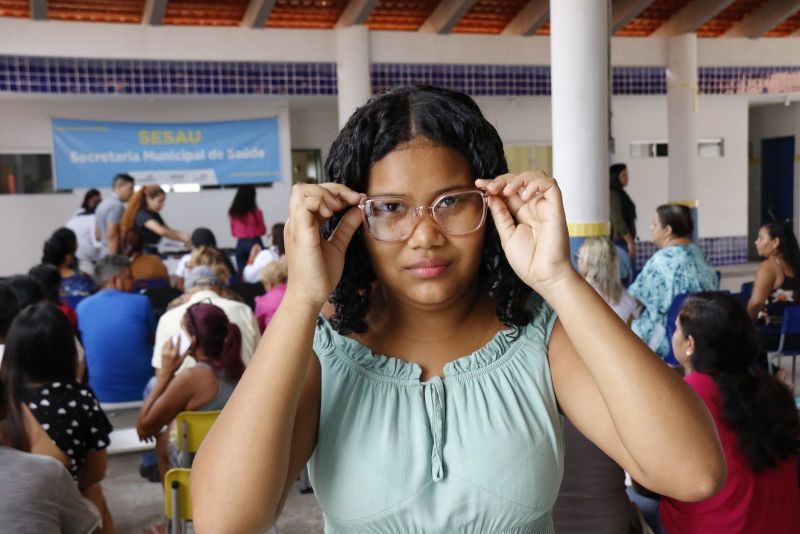 Entrega de Óculos para pacientes atendidos no Programa Prefeitura em Movimento na Comunidade Pedreirinha no bairro da Guanabara